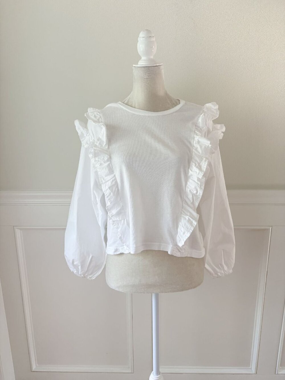 White Long-Sleeve Top With Ruffle Details Round Neckline Puff Sleeves M